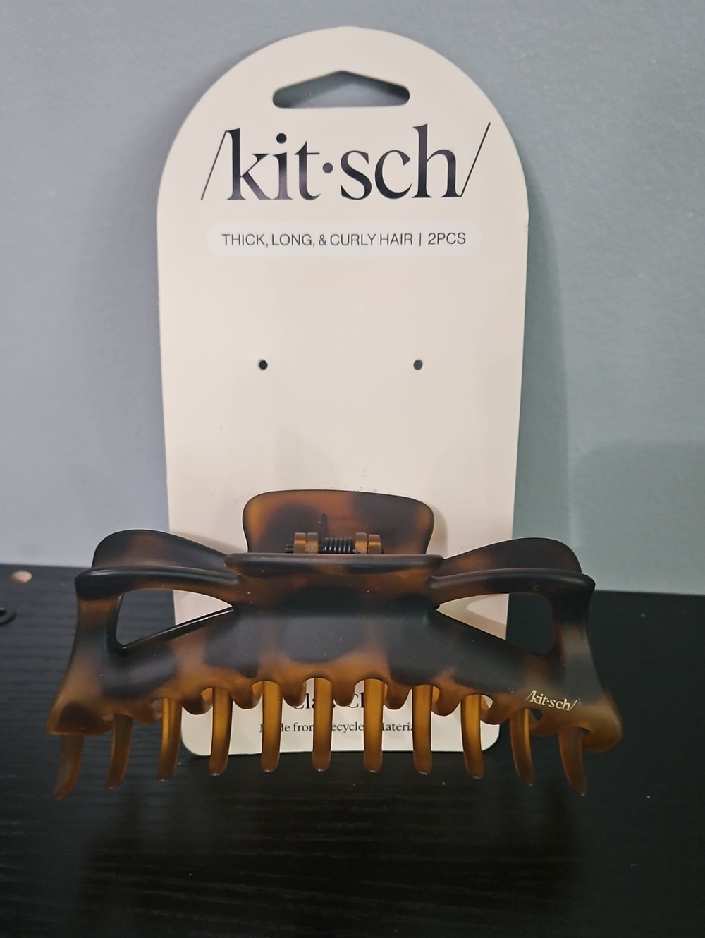 Kitsch Brown XL Claw Clip- 1 Count & Conair Detangling Brush- 1 Count